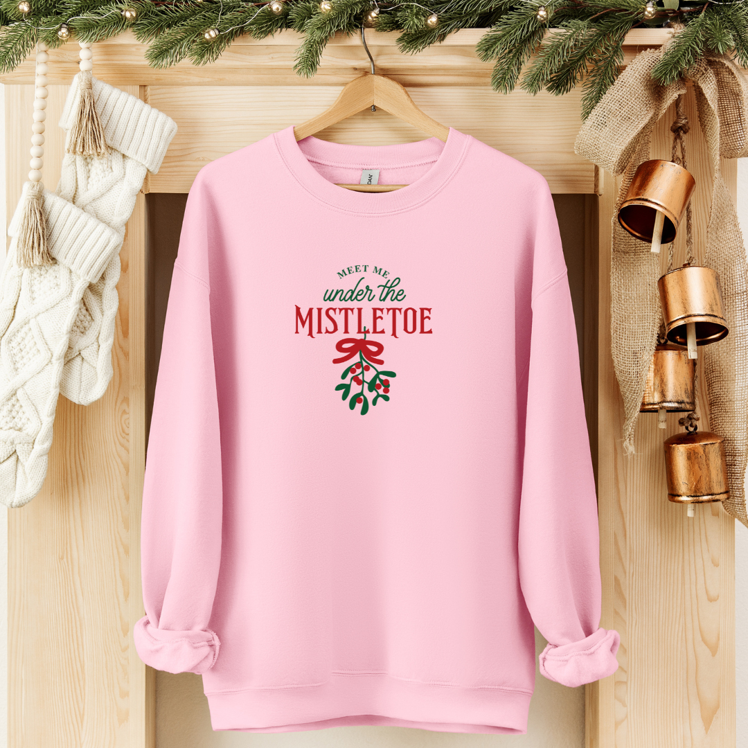 🎄MEET ME UNDER THE MISTLETOE Unisex Heavy Blend™ Crewneck