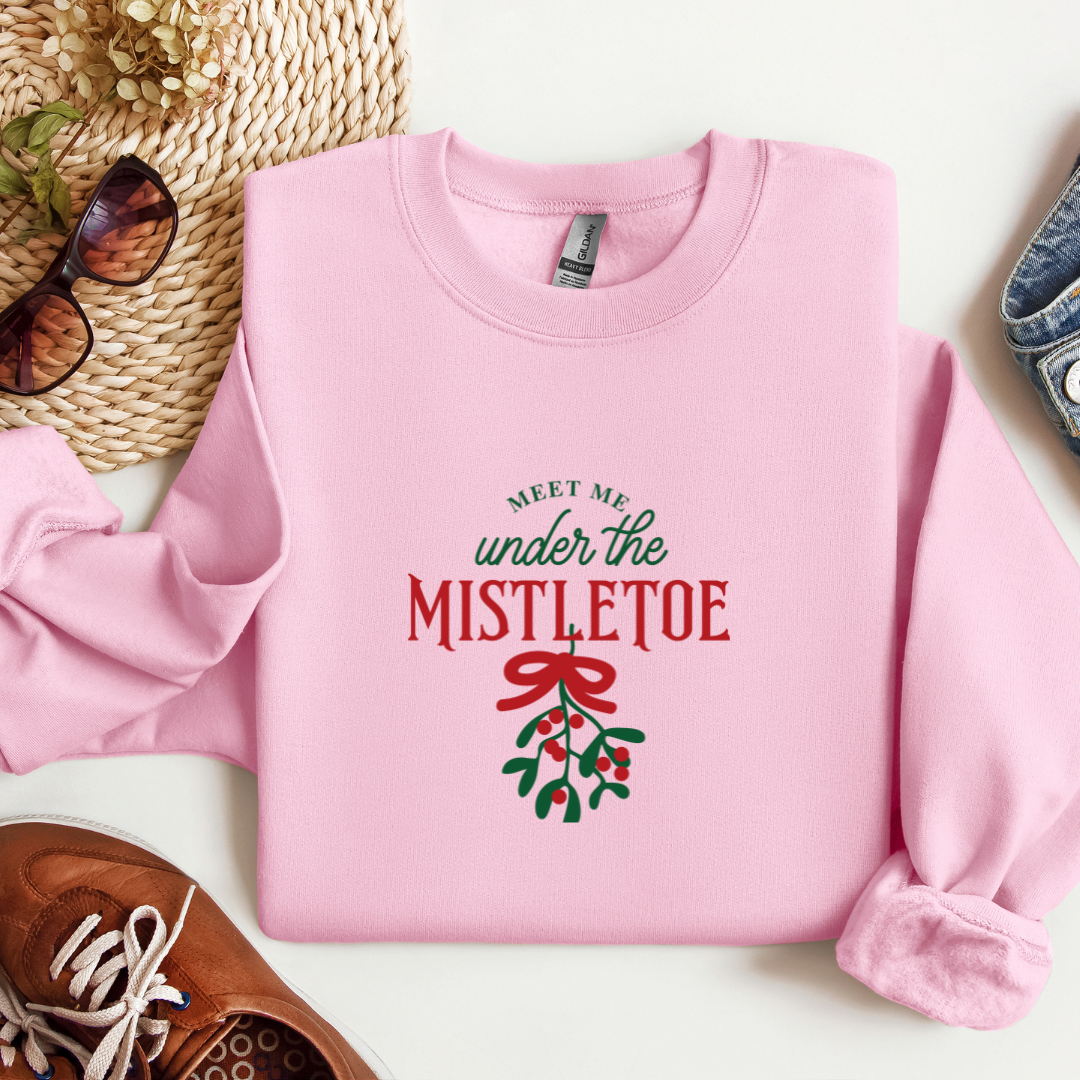 🎄MEET ME UNDER THE MISTLETOE Unisex Heavy Blend™ Crewneck