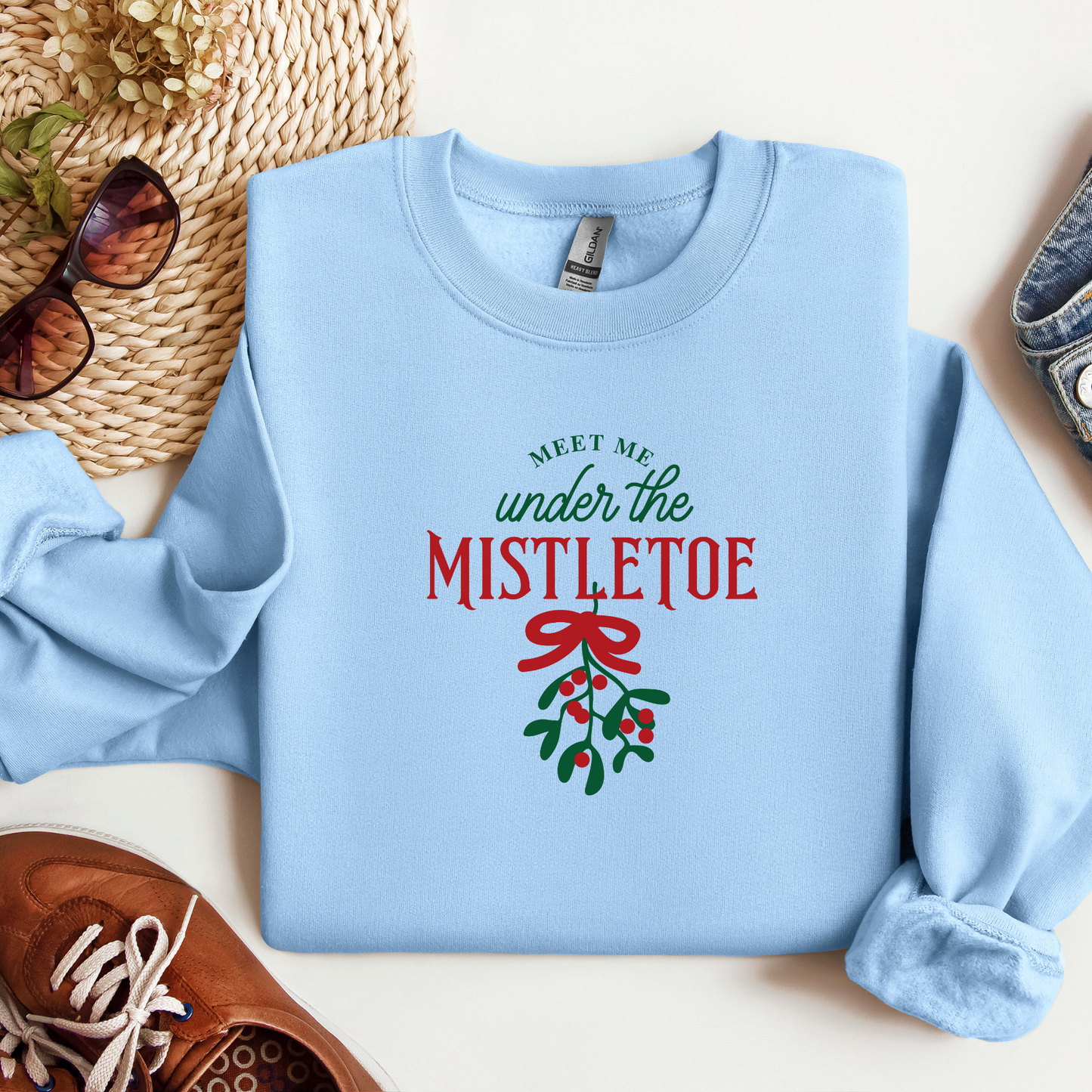 🎄MEET ME UNDER THE MISTLETOE Unisex Heavy Blend™ Crewneck