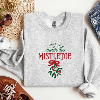 🎄MEET ME UNDER THE MISTLETOE Unisex Heavy Blend™ Crewneck